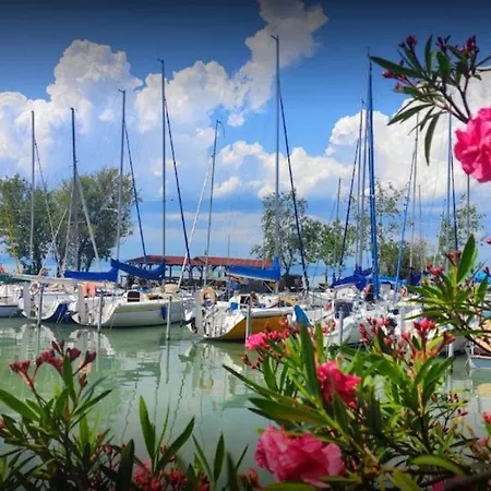 Cadet With View Apartamento Siófok